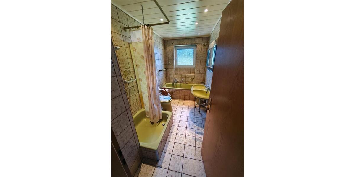 Provisionsfrei - großzügiges Einfamilienhaus mit Einliegerwohnung 8 zimmer