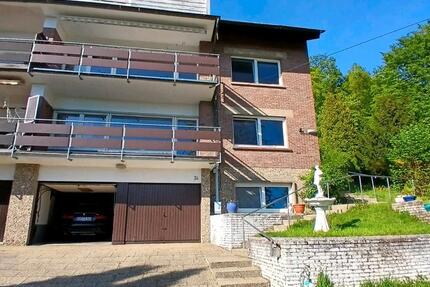 Gepflegtes Dreifamilienhaus in Lindlar-Schmitzhöhe 9 zimmer