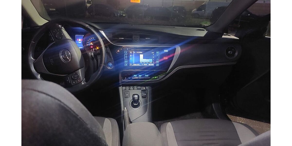 Toyota Auris 245.000 km 10.999 &euro; Düsseldorf 40468