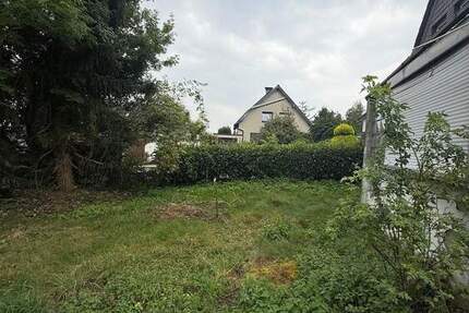 Hier können zwei Familien den Traum vom Eigenheim verwirklichen. zimmer