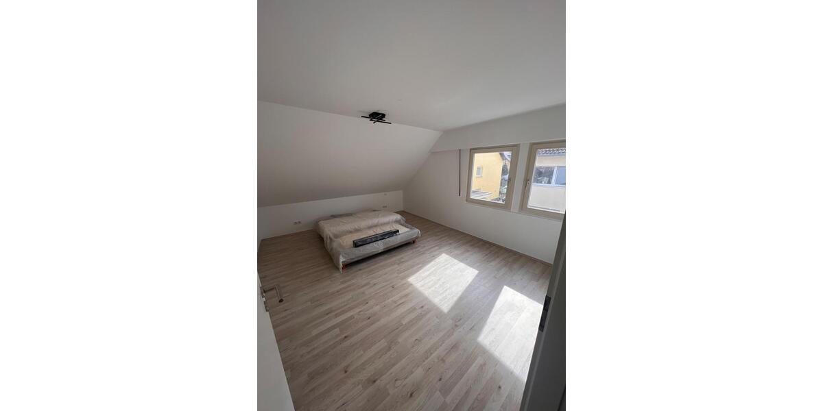 Maisonettenwohnung Bergisch Gladbach Frankenforst - 5 Zimmer, 150 m&sup2;, 1.650&euro; | Angebot:26428347