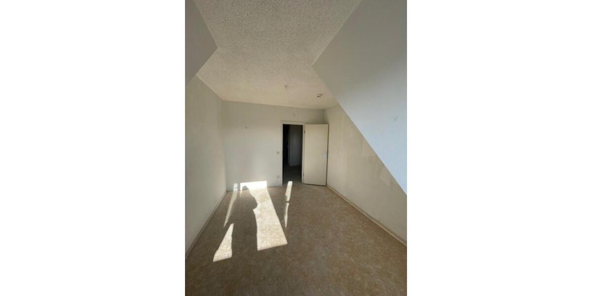 Dachgeschoßwohnung Velbert Pöthen - 3 Zimmer, 81 m&sup2;, 460&euro; | Angebot:25363968