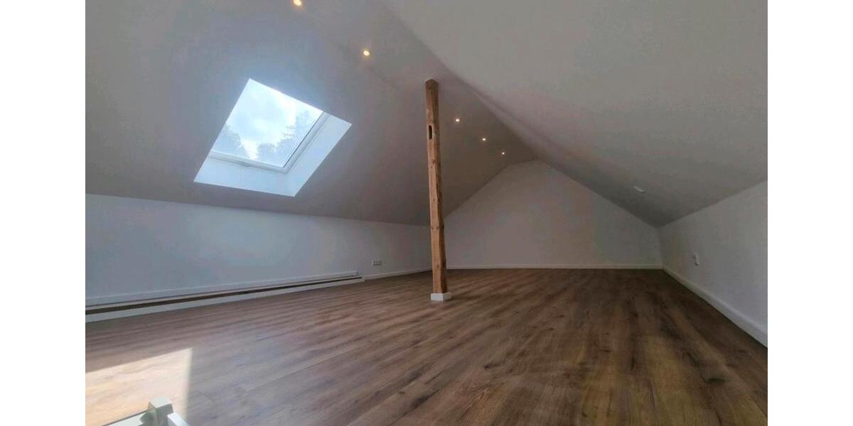 Dachgeschoßwohnung Wuppertal Lichtenplatz - 2 Zimmer, 80 m&sup2;, 870&euro; | Angebot:26483898