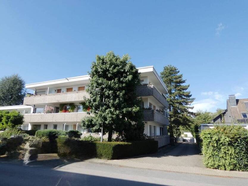 ECHT FAMILIENTAUGLICH - 5- Zimmer Erdgeschoss-Maisonette mit Balkon, Loggia + Terrasse