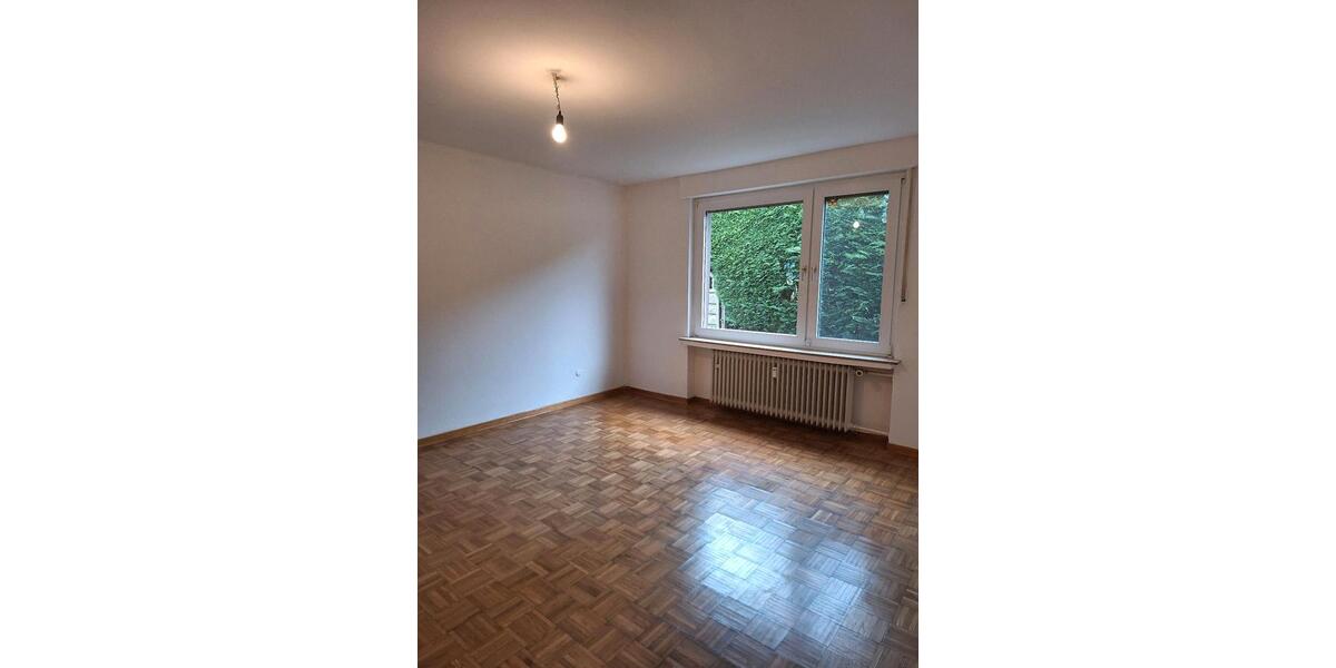 Helle Parterre Wohnung mit Garten und Wintergarten 2 zimmer