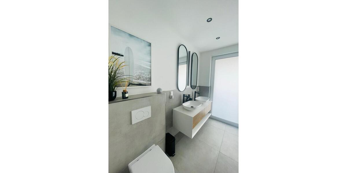 Moderne und helle neuwertige 4-Zimmer Wohnung mit 3 Balkonen im EG in Solingen 4 zimmer