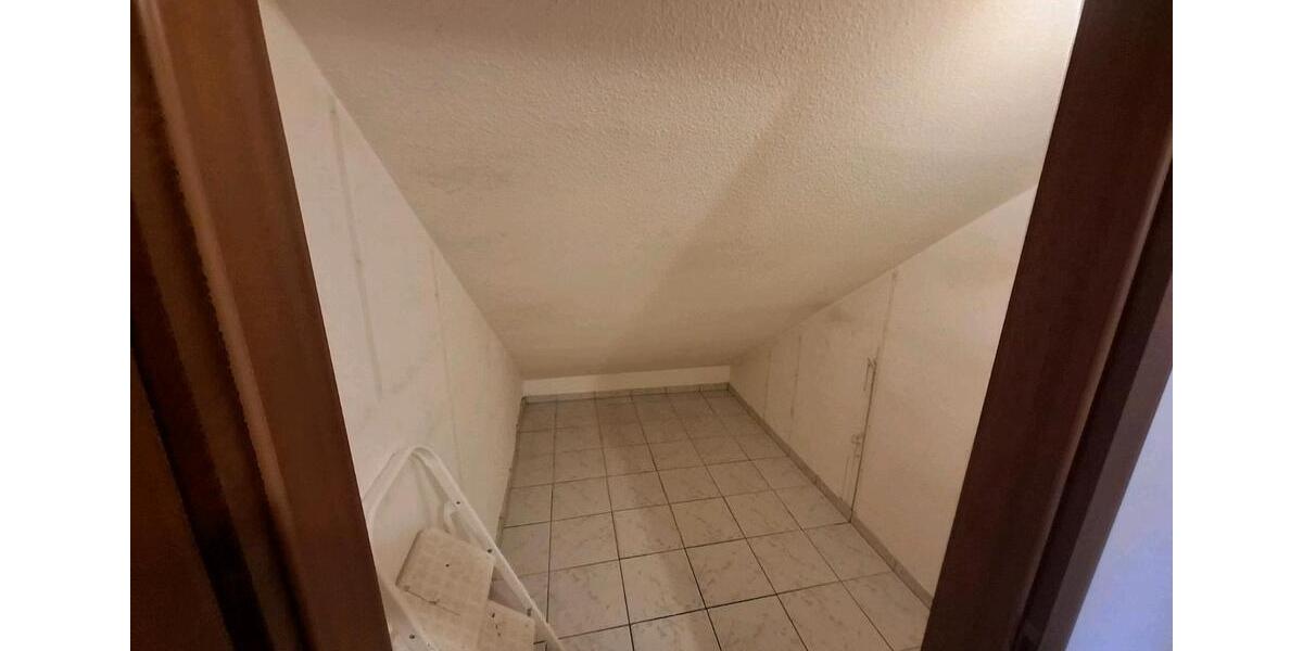 Dachgeschoßwohnung Wuppertal Gemarkung Langerfeld - 3 Zimmer, 73 m&sup2;, 180.000&euro; | Angebot:26214433