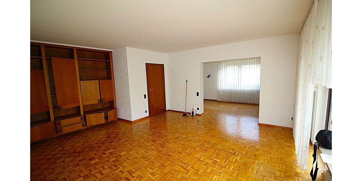 Raumwunder mit diversen Nutzungsmöglichleiten: Massives EFH mit Garten, Garage und viel Potenzial 7 zimmer