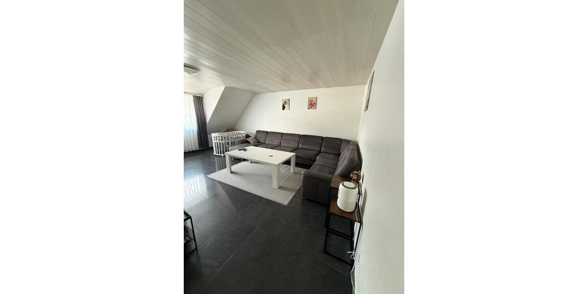 Dachgeschoßwohnung Remscheid Reinshagen - 3.5 Zimmer, 82 m&sup2;, 180.000&euro; | Angebot:26305537