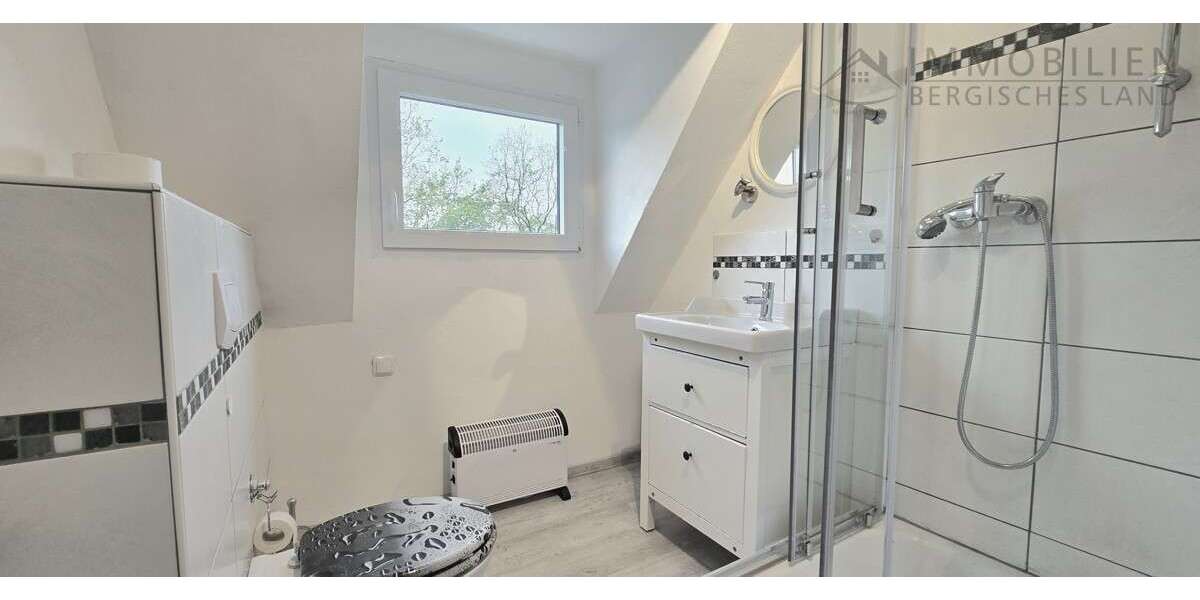 Etagenwohnung Hückeswagen - 2 Zimmer, 50 m&sup2;, 350&euro; | Angebot:26739871