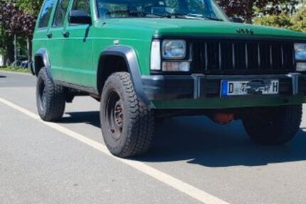 Jeep Cherokee 260.700 km 4.500 &euro; Düsseldorf 40219