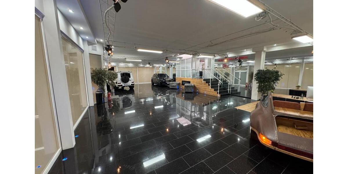 Befahrbare Halle Autohaus Gewerbehalle mit Büro zimmer