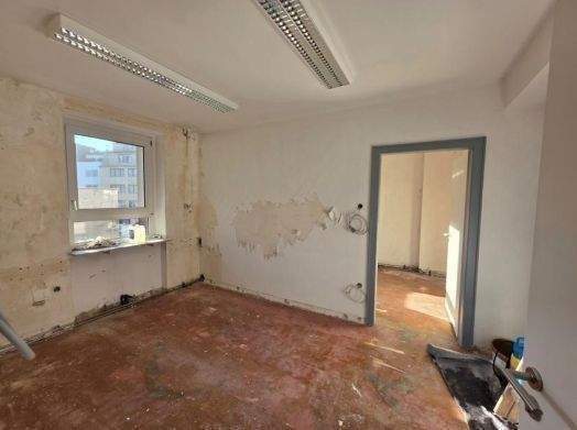 Vielfältig nutzbare Büro- Praxisräume mitten in Düsseldorf – Oststraße! 1 zimmer