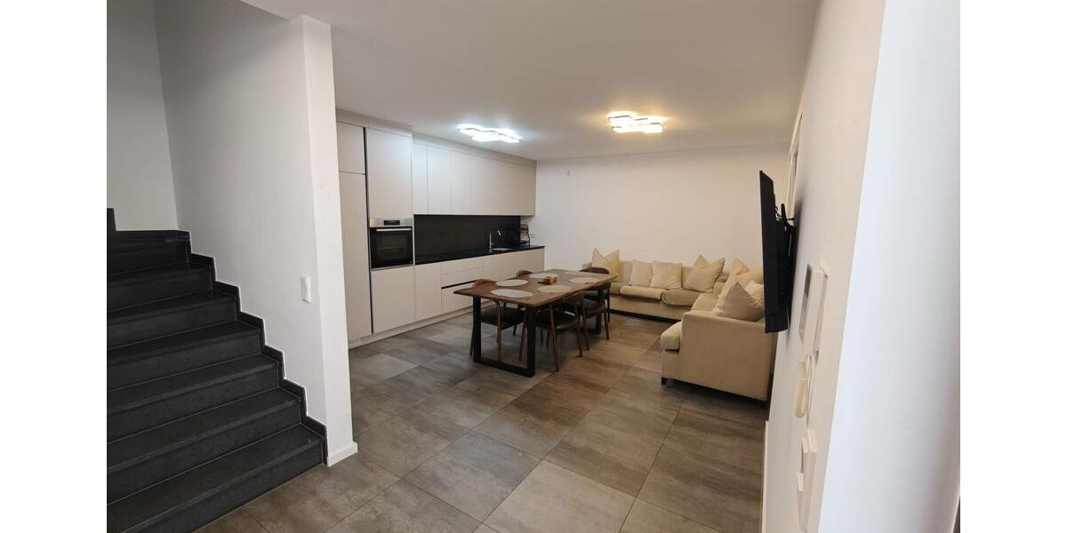 Einfamilienhaus Düsseldorf Stadtbezirk 3 - 4 Zimmer, 135 m&sup2;, 2.900&euro; | Angebot:26084141