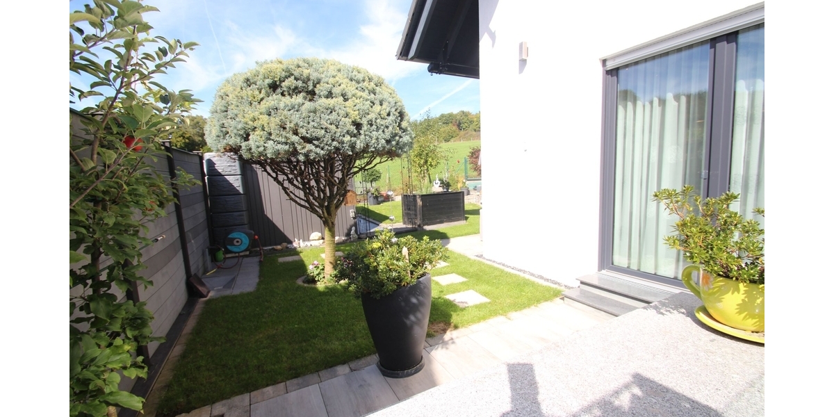 Mit 3D: Einfamilienhaus mit schön angelegtem Garten und dem Blick ins Grüne! 4 zimmer