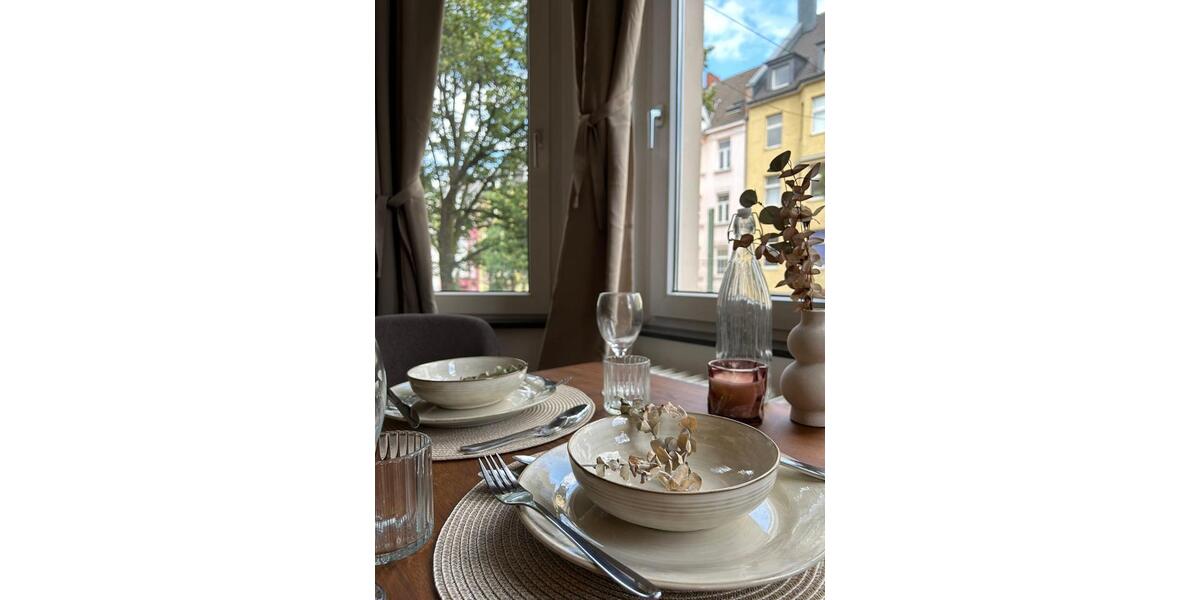 Vollmöbilierte Altbauwohnung auf Zeit am Düsseldorfer Volksgarten 1 zimmer