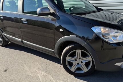 Dacia Lodgy 62.333 km 9.999 &euro; Wuppertal 42285
