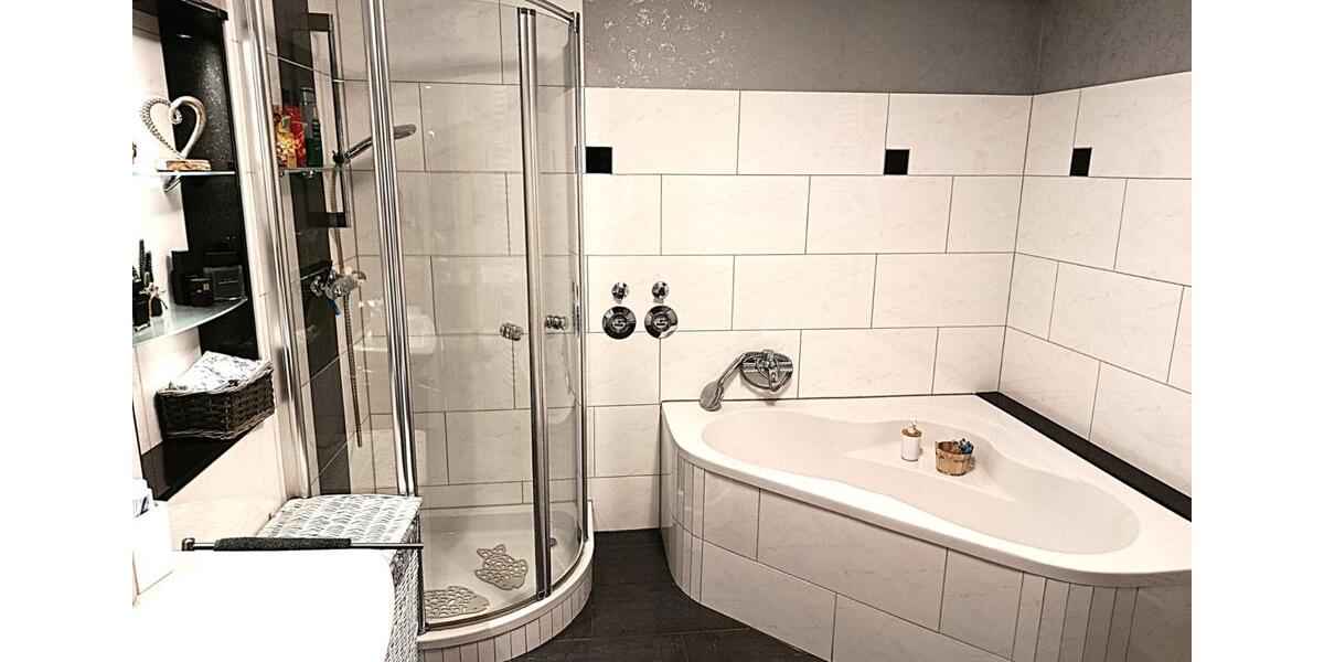 Erdgeschoßwohnung Solingen - 4 Zimmer, 136 m&sup2;, 484.000&euro; | Angebot:27224334