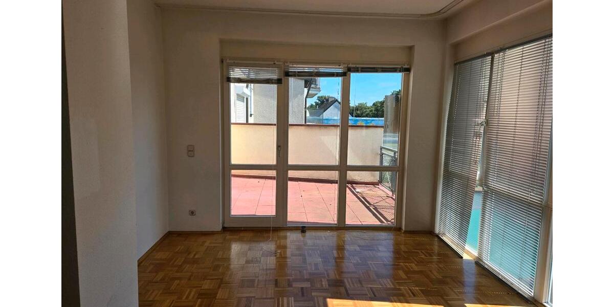 Helle Wohnung mit Terrasse in ruhiger Lage in Dellbrück 3 zimmer