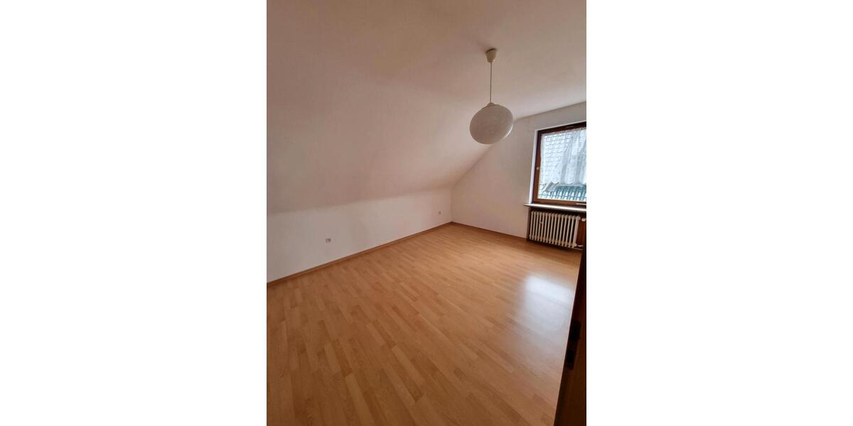 Dachgeschoßwohnung Bergisch Gladbach Alt-Frankenforst - 2 Zimmer, 61 m&sup2;, 810&euro; | Angebot:26165997