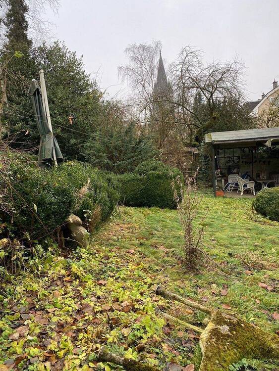 Flexibel nutzbares Zweifamilienhaus im Villenstil mit Wintergarten, BalkonLoggia und uneinsehbarem Garten in der Parkstraße mit Altlasten