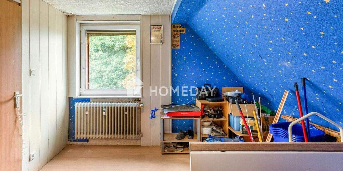 Charmante 3-Zimmer- Dachgeschosswohnung mit Entwicklungspotenzial 3 zimmer