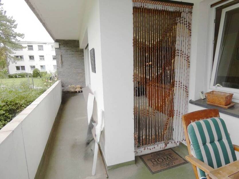 ECHT FAMILIENTAUGLICH - 5- Zimmer Erdgeschoss-Maisonette mit Balkon, Loggia + Terrasse