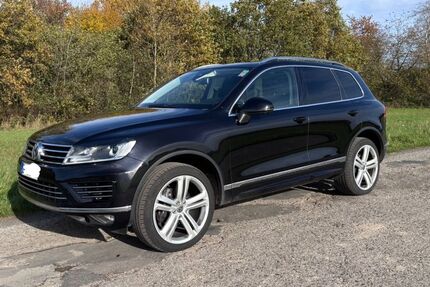 VW Touareg 145.734 km 23.750 € Düsseldorf 40489