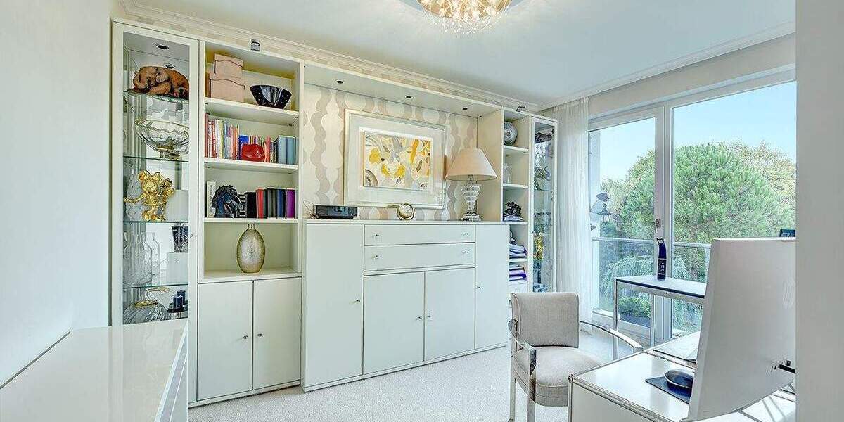 Luxuriöse, Lichtdurchflutete Wohnung mit 2 Terrassen und 2 TG-Plätzen 5 zimmer