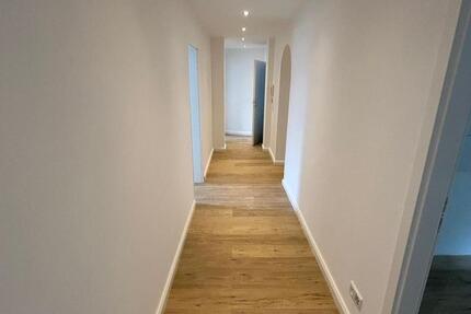 ***Top-kernsanierte 3-Zimmer-Wohnung mit Einbauküche nähe Zooviertel*** 3 zimmer