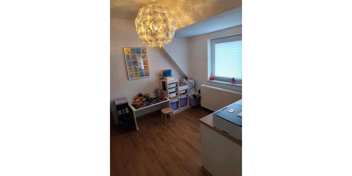 2. Etage moderne u helle 78m² DG-Wohnung 3.5 zimmer