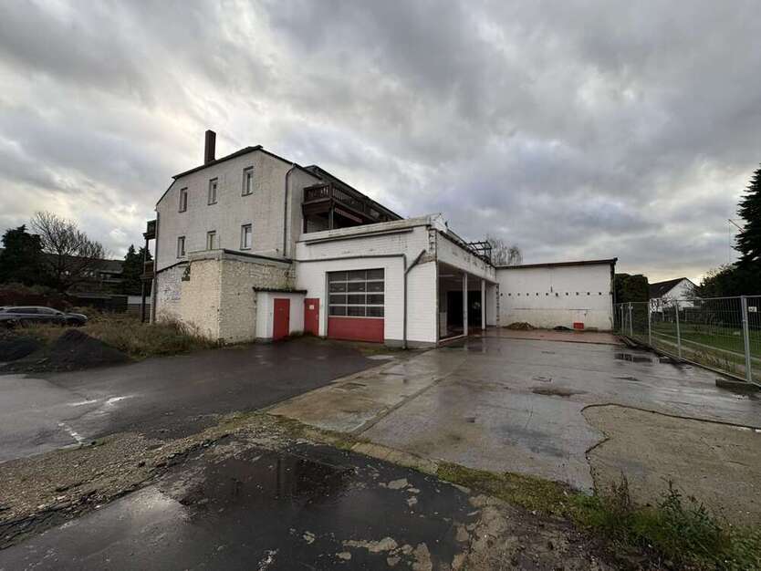 Haus zum Kaufen in Leverkusen 2.500.000 € 1082 m²