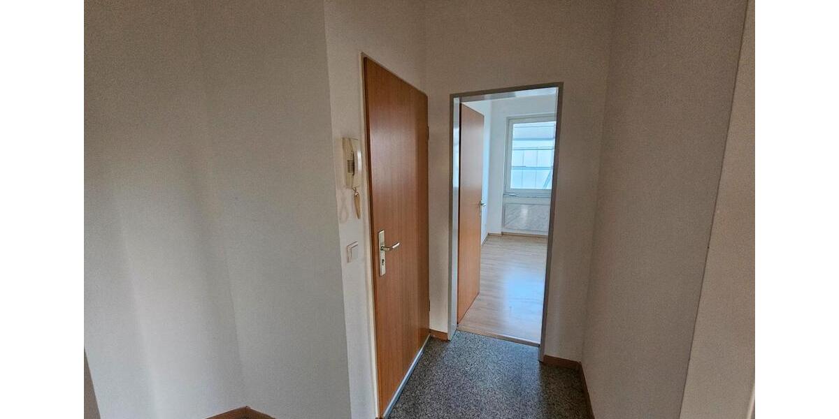 53 m2 Wohnung im 2. OG auf der Barmerstraße 28 in Remscheid 2 zimmer