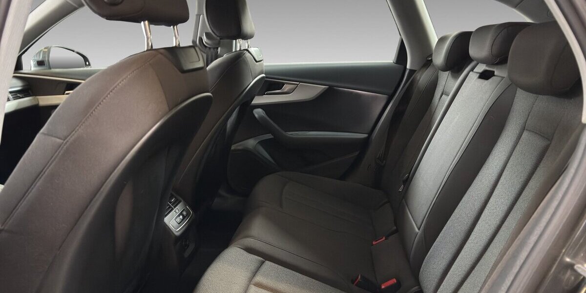 Audi A4 35 TDI S Line Autom MMI LED S-Tronic 104.945 km 23.400 &euro; Wuppertal 42327