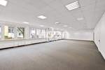 HALLE | BÜRO | STELLPLÄTZE | VIDAN REAL ESTATE zimmer