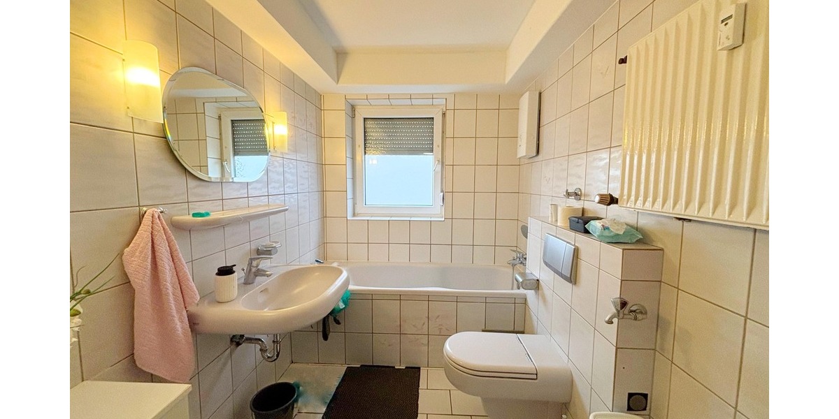 Großzügige Eigentumswohnung in Rheindorf 4 zimmer