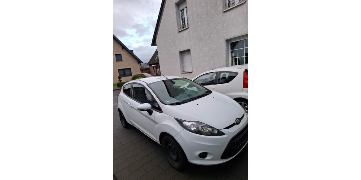 Ford Fiesta 208.778 km 2.400 &euro; Dormagen 41539
