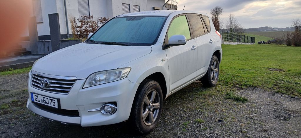 Toyota RAV 4 61.878 km 15.750 &euro; Odenthal-Neschen 51519