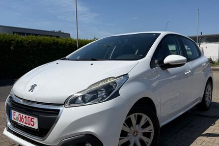 Peugeot 208 130.400 km 5.700 &euro; Wuppertal 42329