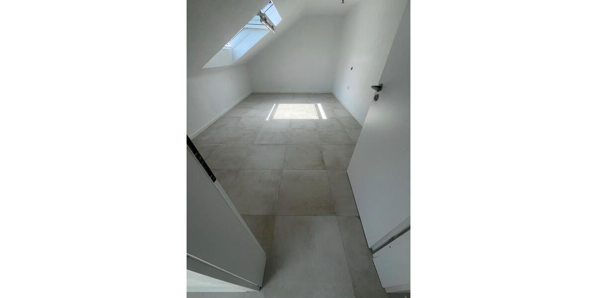 Dachgeschoßwohnung Lindlar - 2 Zimmer, 60 m&sup2;, 800&euro; | Angebot:26279682