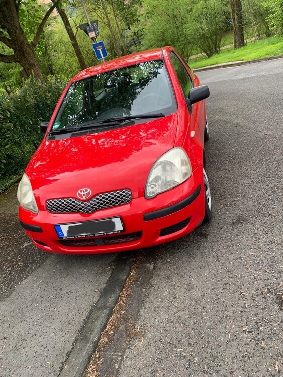 Toyota Yaris 240.000 km 2.200 € Solingen 42651