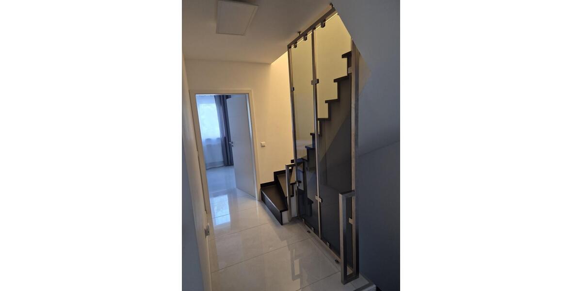 Reihenhaus Bergisch Gladbach Gronau - 7 Zimmer, 150 m&sup2;, 740.000&euro; | Angebot:26484941
