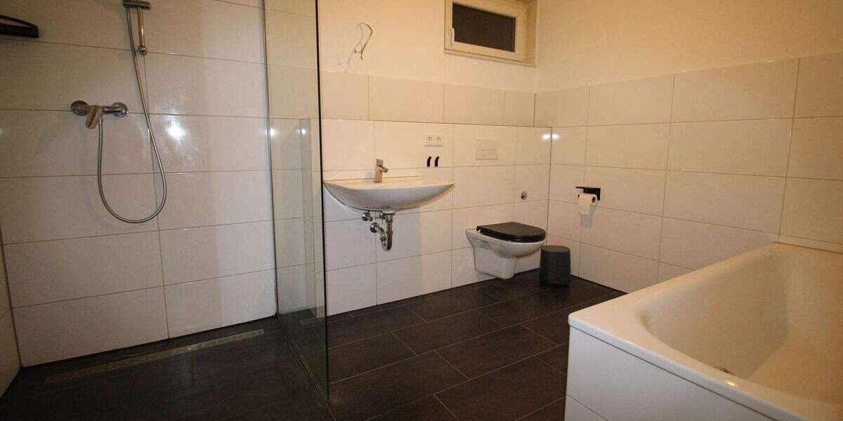 Gartenliebhaber gesucht - stilvolles Wohnen mit privatem Grün! 3 zimmer