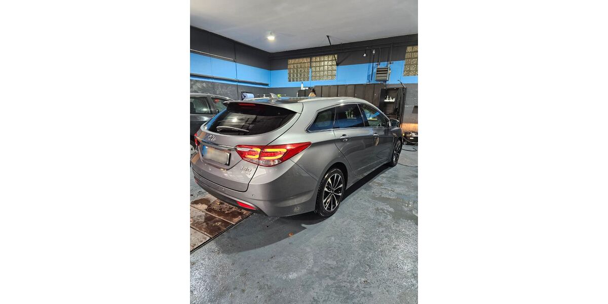 Hyundai i40 154.000 km 9.900 € Hagen 58119