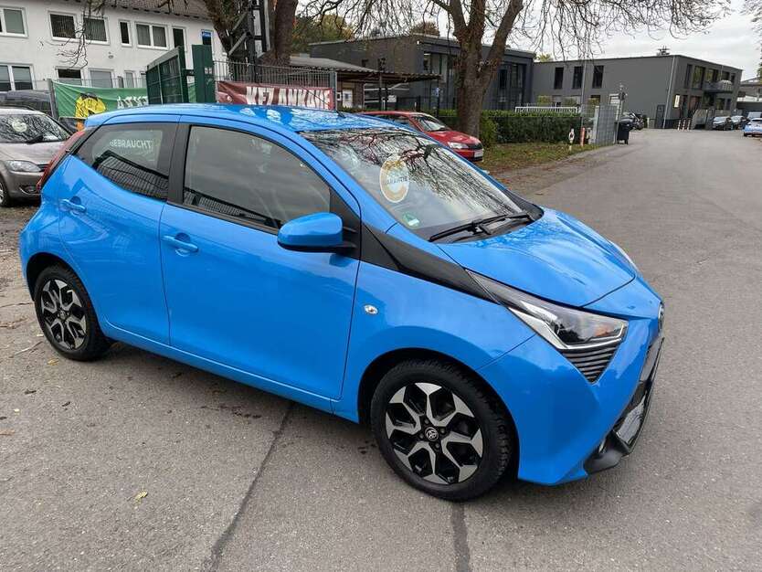 Toyota Aygo 49.757 km 9.950 € Essen 45239
