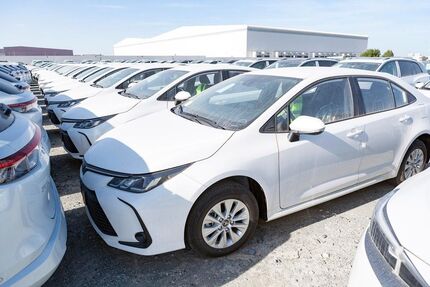 Toyota Corolla 30.000 km 13.900 &euro; Düsseldorf 40476