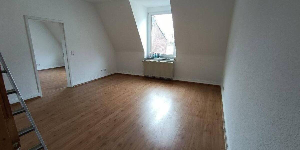 Etagenwohnung Wuppertal Barmen - 4 Zimmer, 100 m&sup2;, 880&euro; | Angebot:26897645