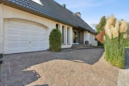 Haus Ratingen Tiefenbroich - 8 Zimmer, 261 m&sup2;, 825.000&euro; | Angebot:27002987
