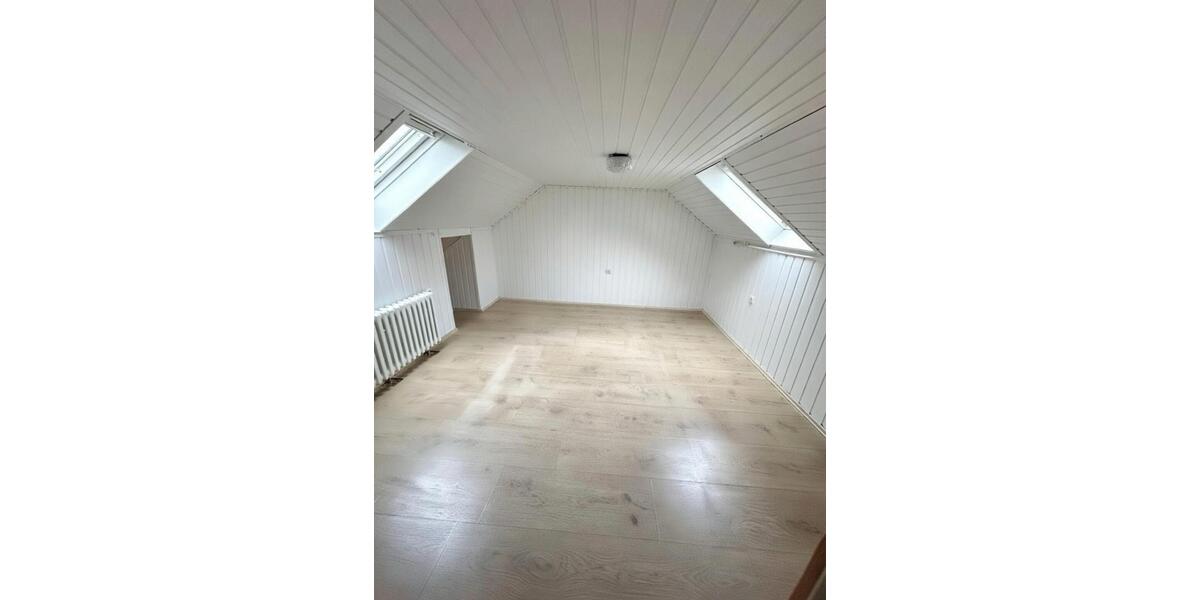 Doppelhaushälfte Düsseldorf Stadtbezirk 6 - 5 Zimmer, 154 m&sup2;, 2.600&euro; | Angebot:26051077