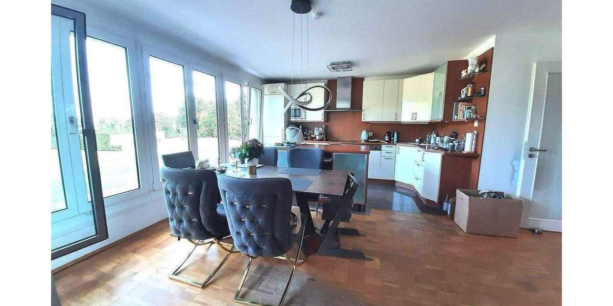 Schicke 3 Zimmer-Wohnung in BestlageNähe Rheinturm 3 zimmer